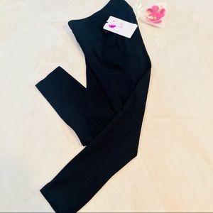 NWT Yogalicious Black with Pocket Active Legging-M